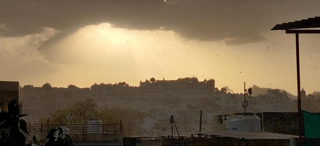 Hotel Vip Udaipur Exteriör bild
